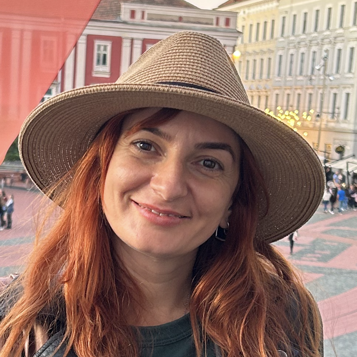 Anca Berlo Anca Berlo, membru Centrul pentru Studii Complexe, member Center for Complexity Studies